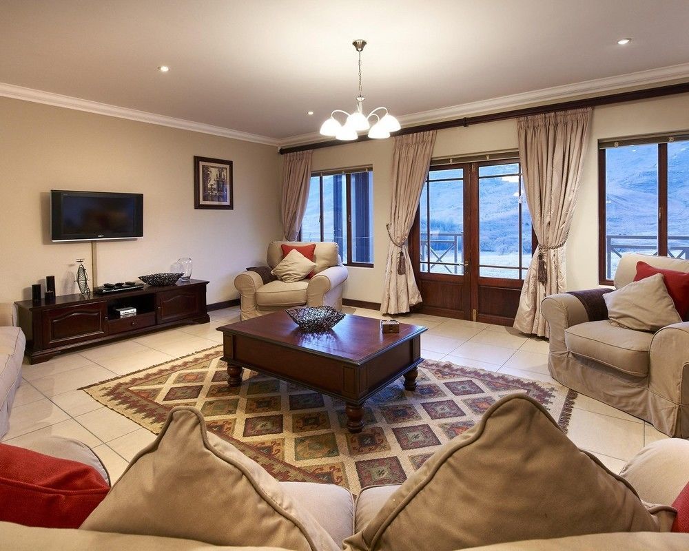 Dynasty Red Mountain Ranch Appartement Clarens Buitenkant foto