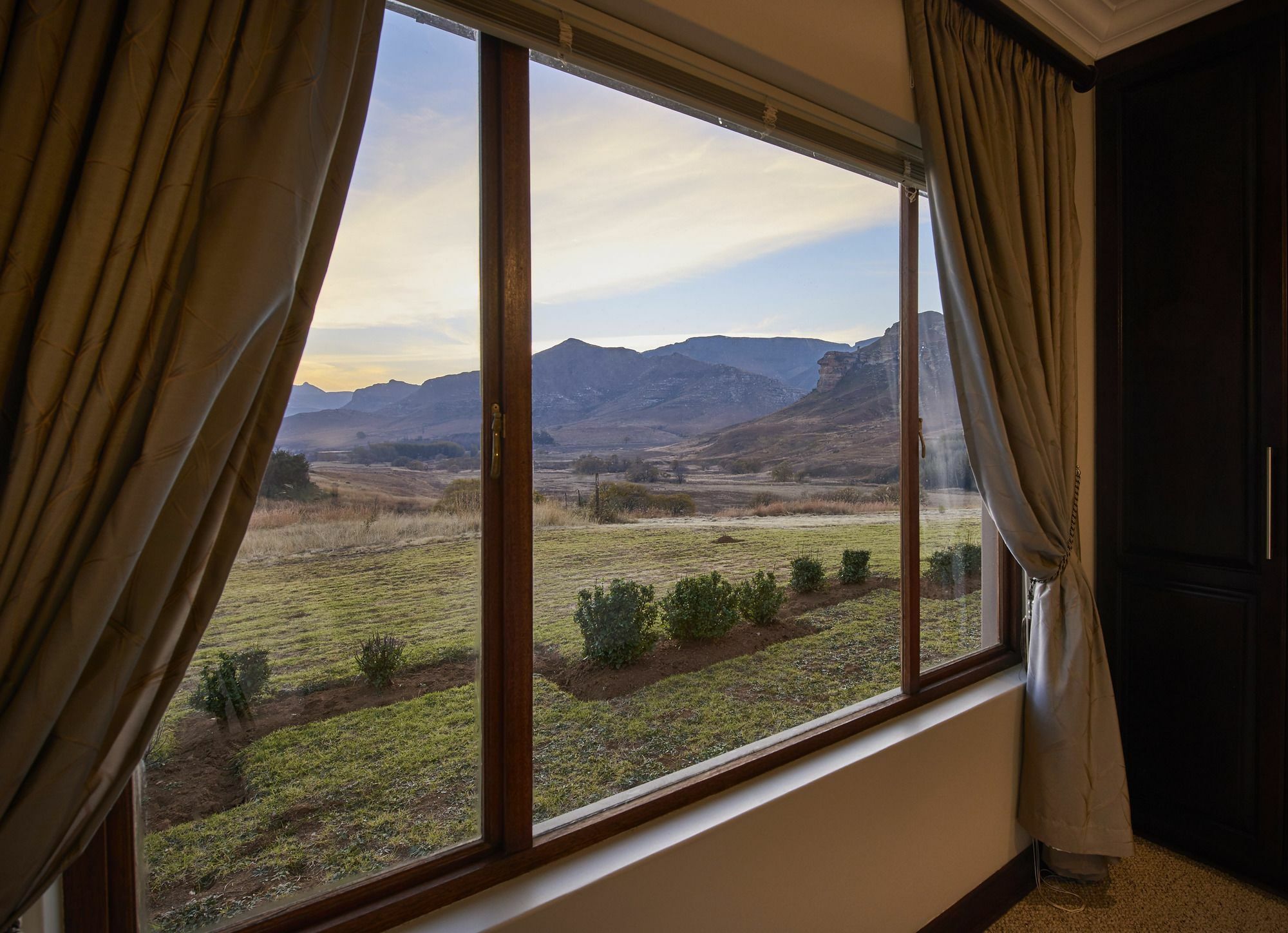 Dynasty Red Mountain Ranch Appartement Clarens Buitenkant foto